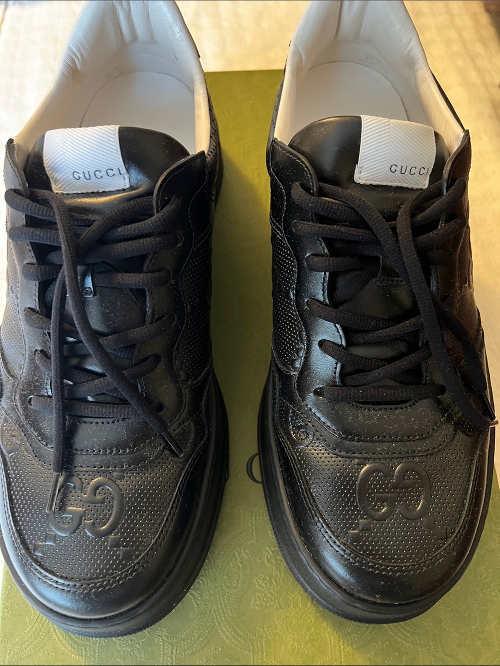 Men’s Gucci Black Leather Men’s Low-Top Sneakers with White Lining